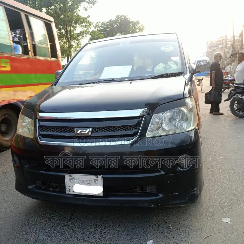 Toyota Noah X 2003