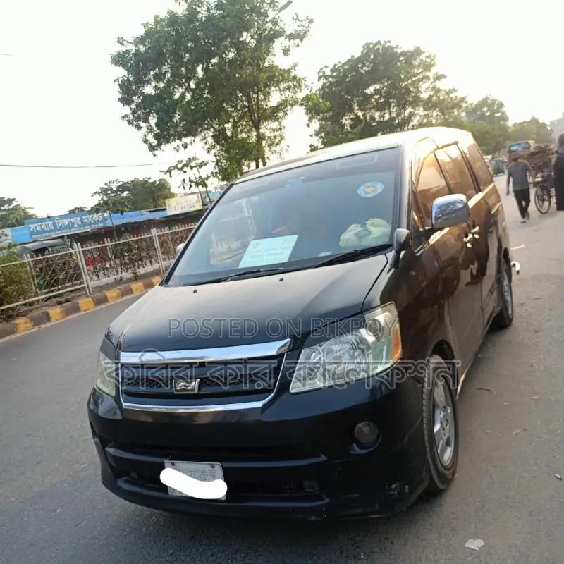 Toyota Noah X 2003