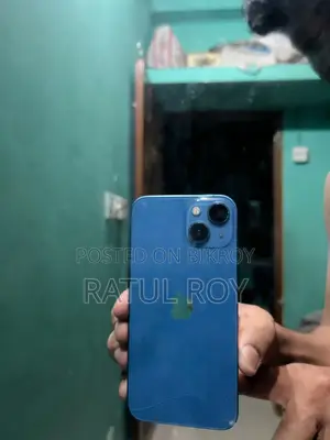 Apple iPhone 13 (Used)