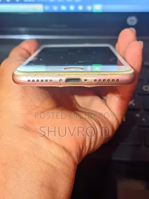 Apple iPhone 7 . (Used)