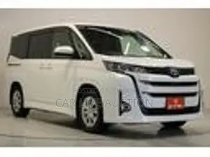 Toyota Noah Hybrid X 2022
