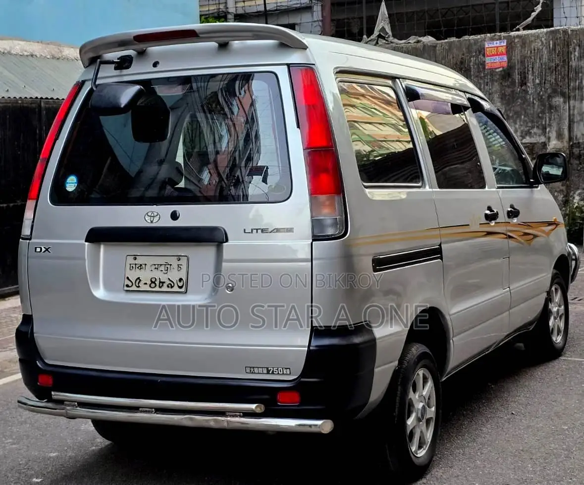 Toyota Noah KR42 5Door Dx 2006
