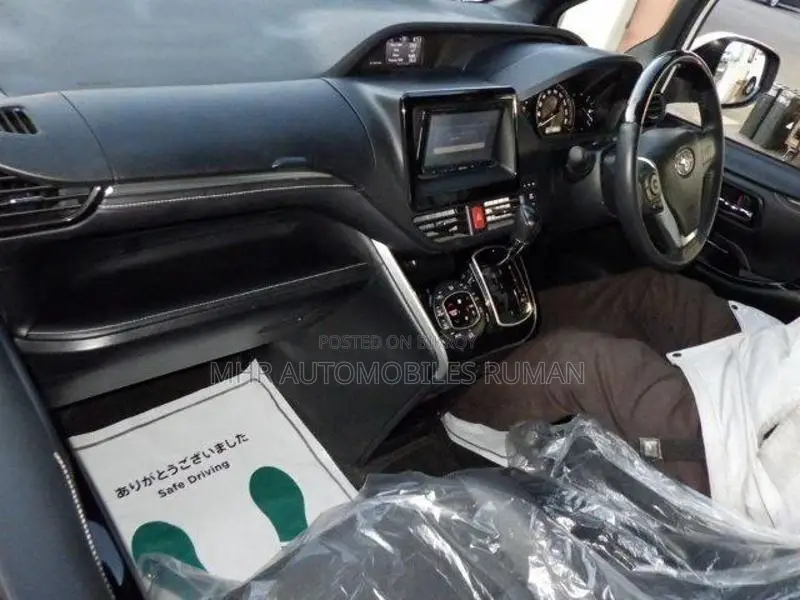 Toyota Esquire 2021