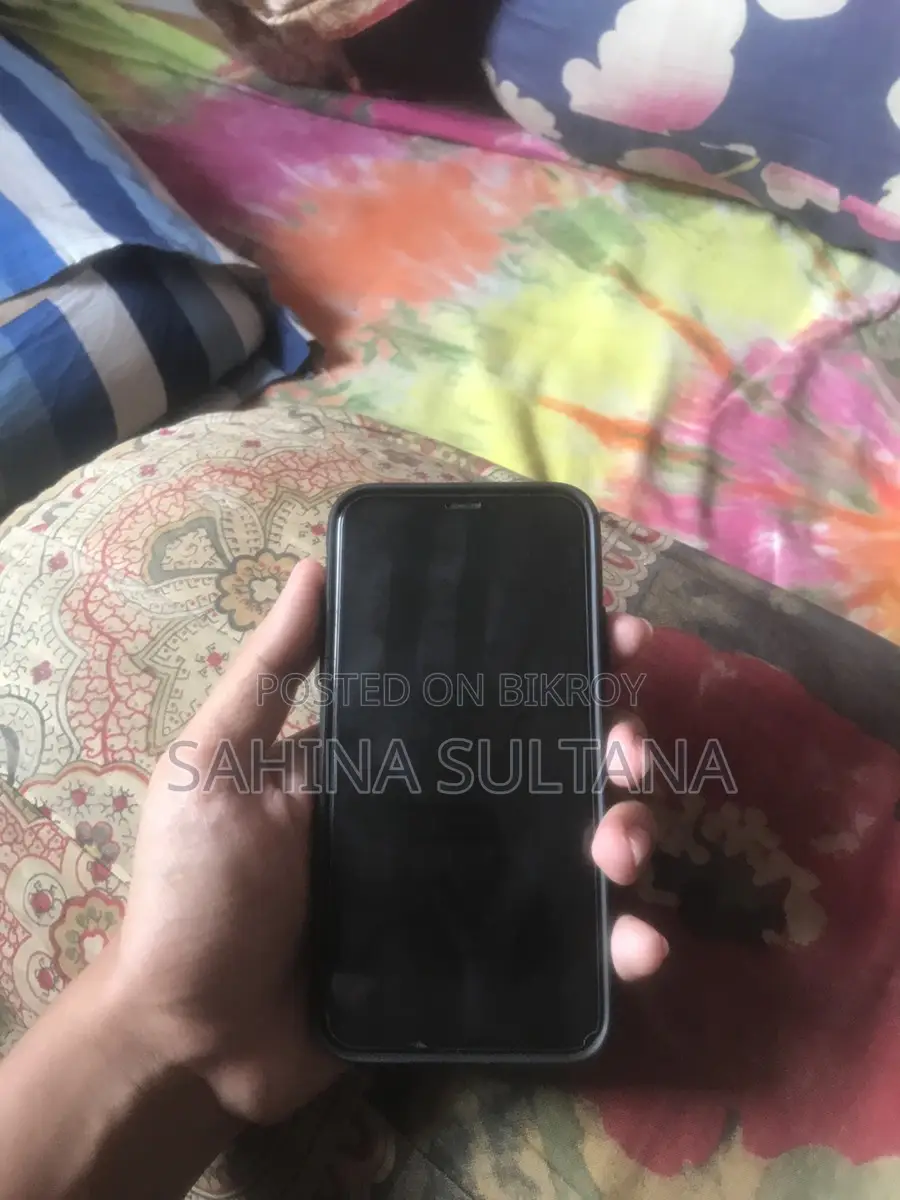 Apple iPhone XS (Used)