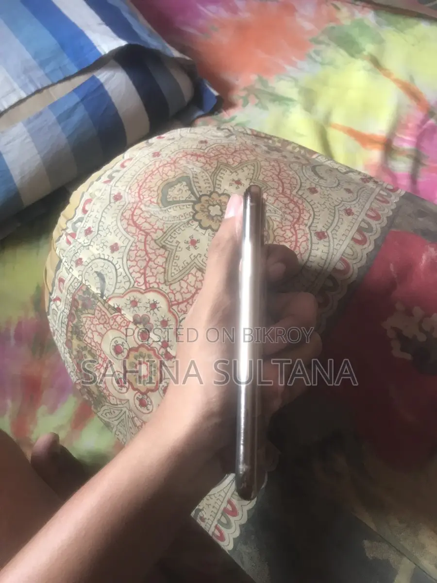 Apple iPhone XS (Used)
