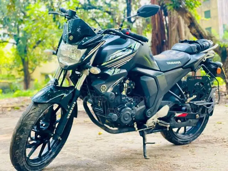 Yamaha FZS-FI V2 Dark Knight 2017
