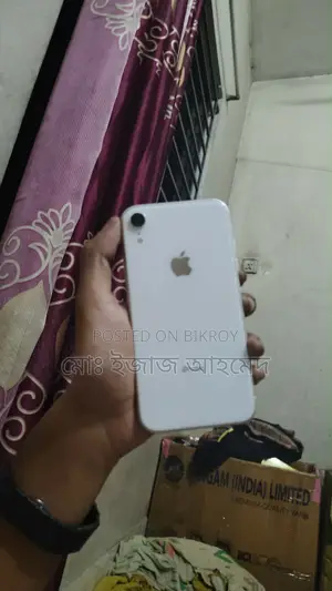 অ্যাপল আইফোন এক্সআর ৬৪ জিবি সাদা