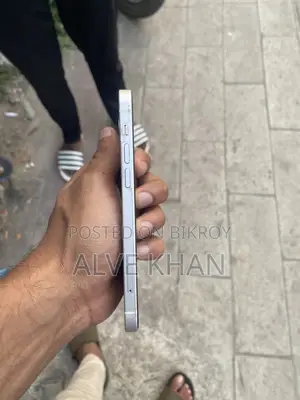 Apple iPhone 12 (Used)