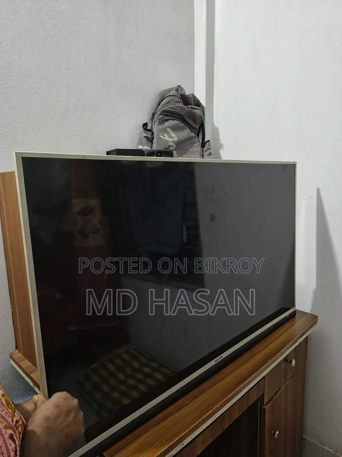 Walton 43-Inch TV