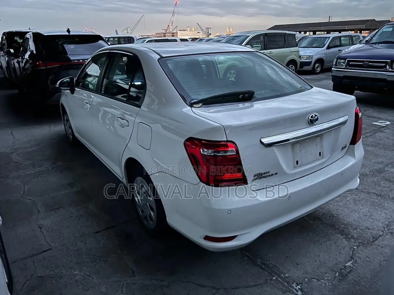 Toyota Axio EX HYBRID 2020