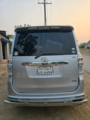 টয়োটা নোয়া ২০১১