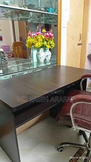 অফিস / পড়ার টেবিল , চেয়ার