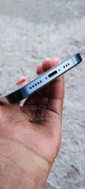 Apple iPhone 12 (Used)