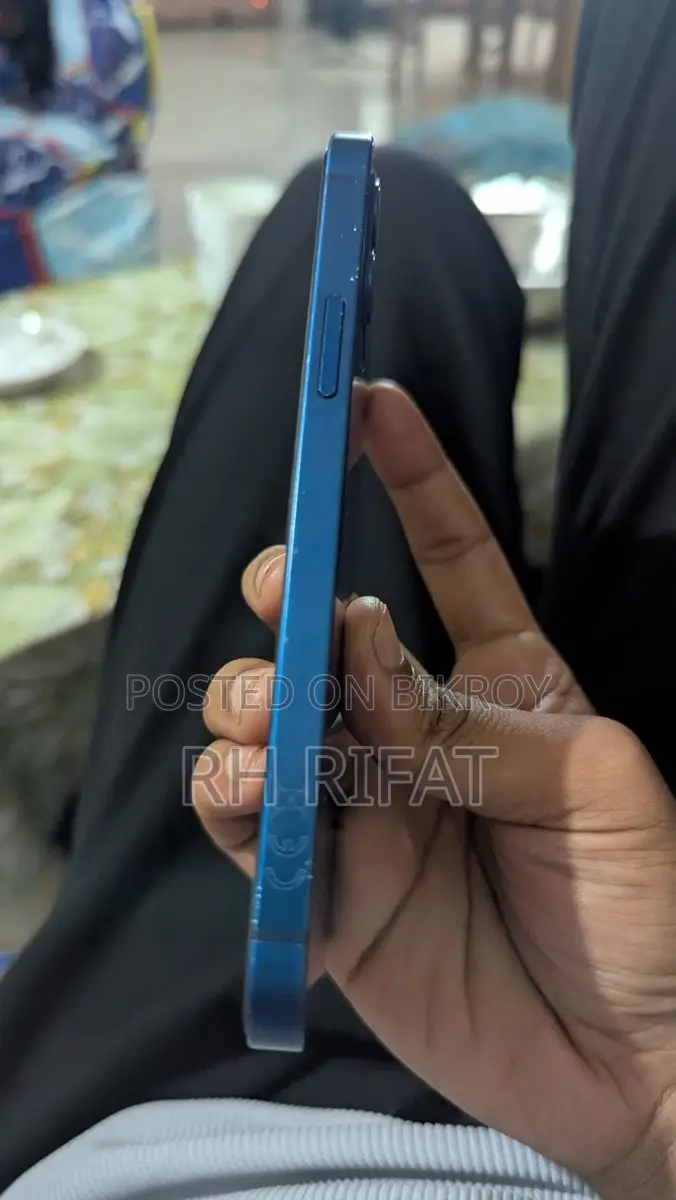 Apple iPhone 12 (Used)
