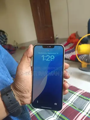Apple iPhone 13 (Used)