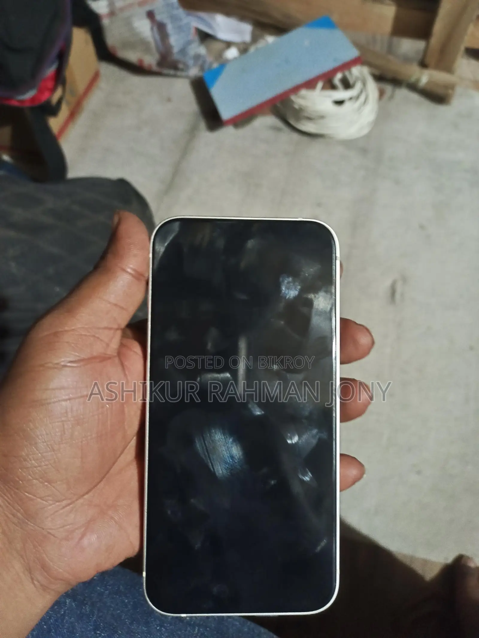 Apple iPhone 13 (Used)