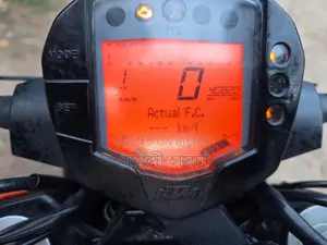 KTM Duke 125 2023 Orange