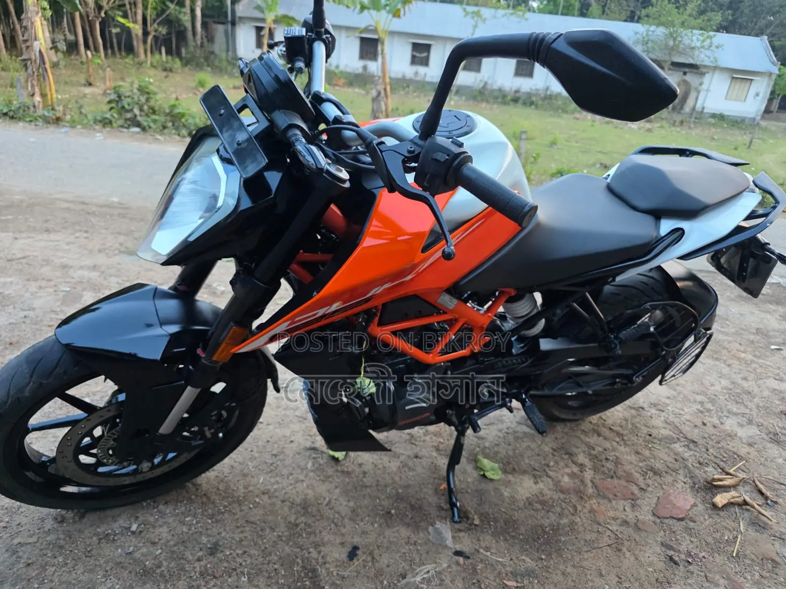 KTM Duke 125 2023 Orange