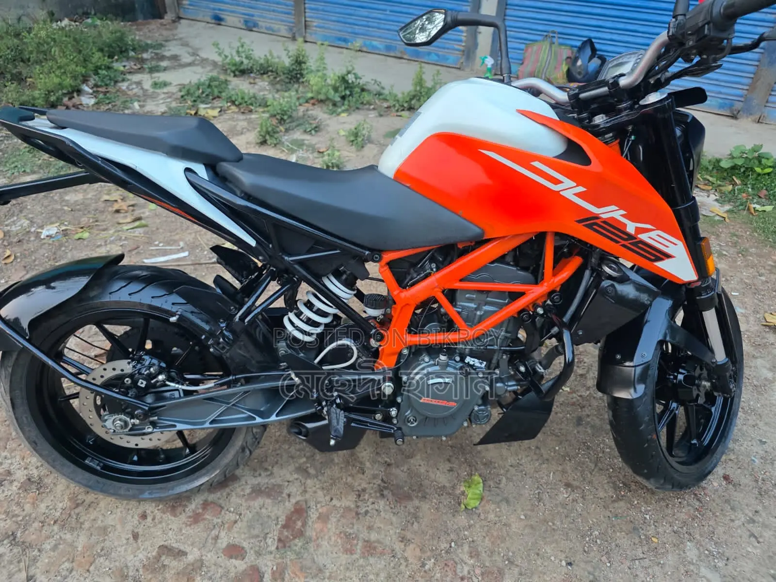 KTM Duke 125 2023 Orange