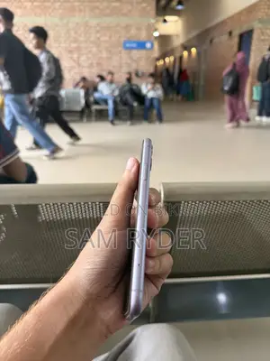 Apple iPhone 11 64 GB Purple