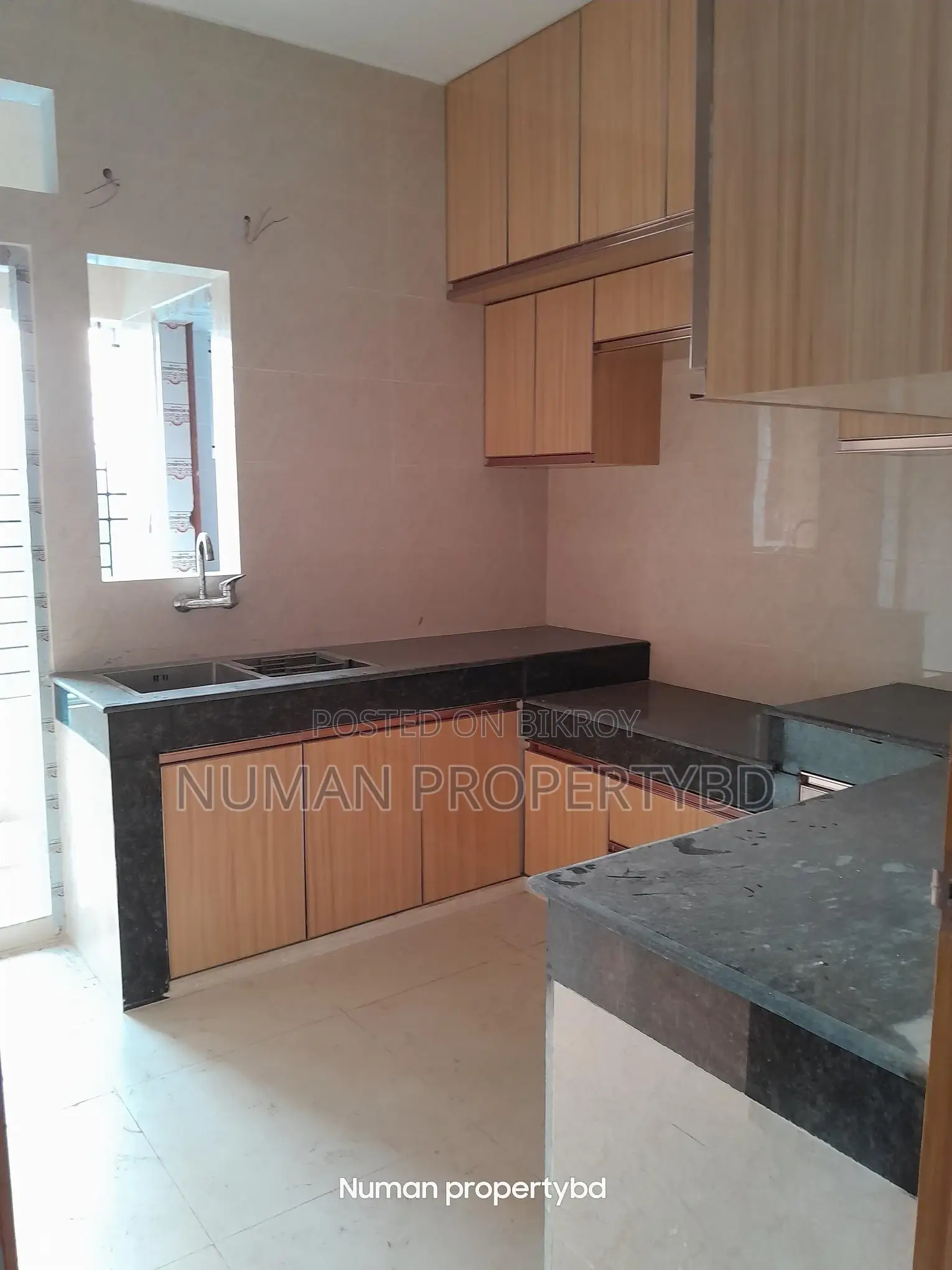 1500sq New Luxury Semi Furnished Flat Rent