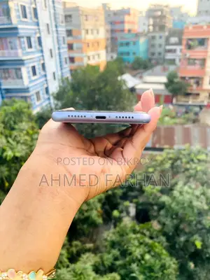 Apple iPhone 11 100 % authentic (Used)