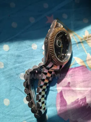 ঘড়ি সার্ভিসিং প্রয়োজন
