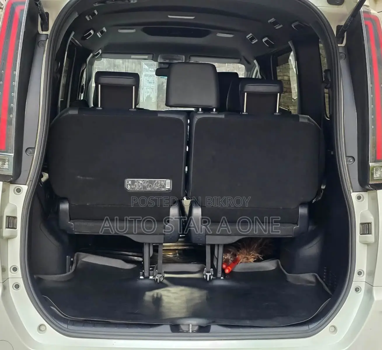 Toyota Esquire Gi Hybrid 2019