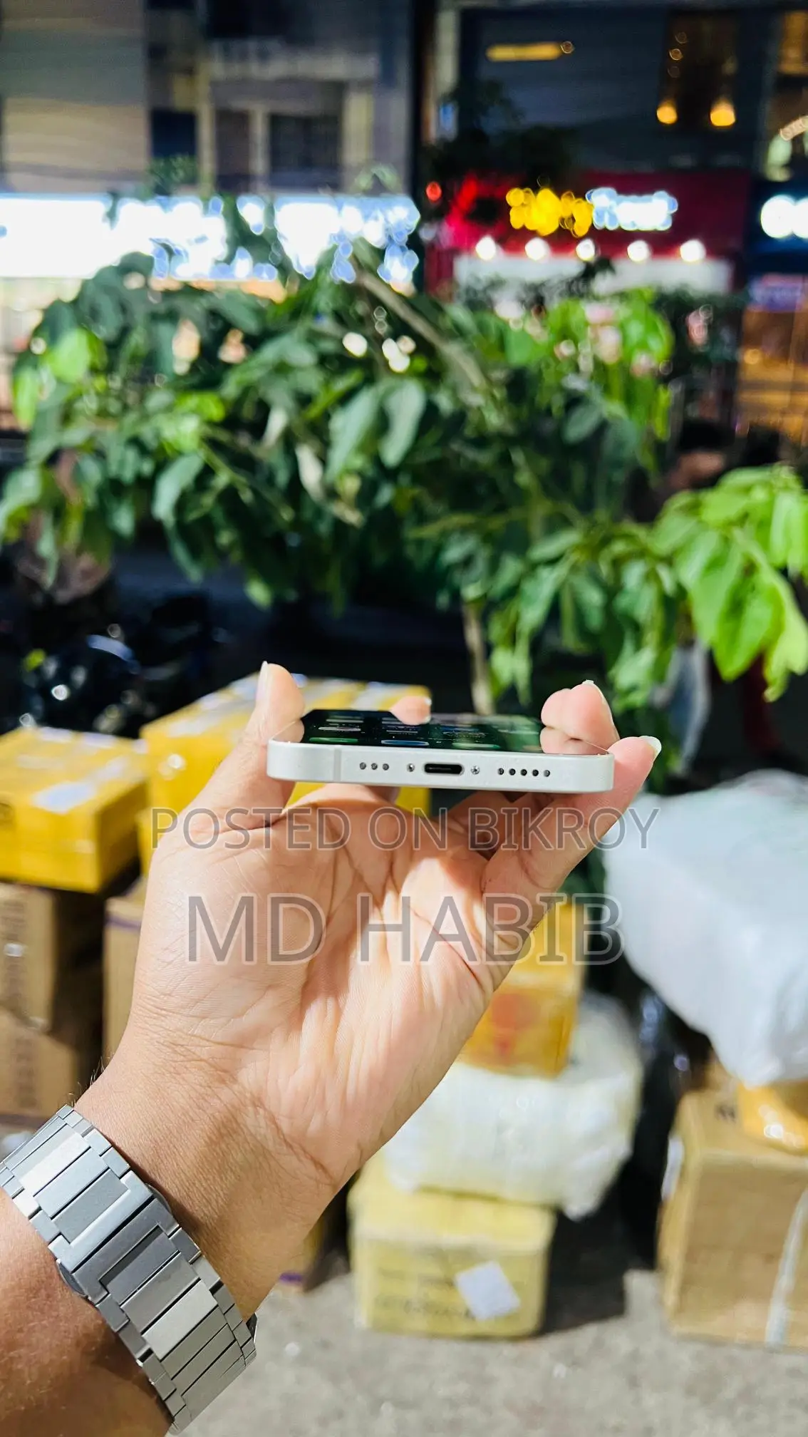 Apple iPhone 13 (Used)