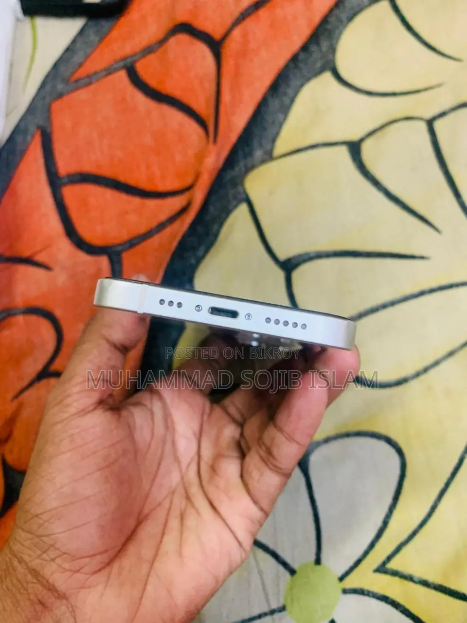 Apple iPhone 13 (Used)