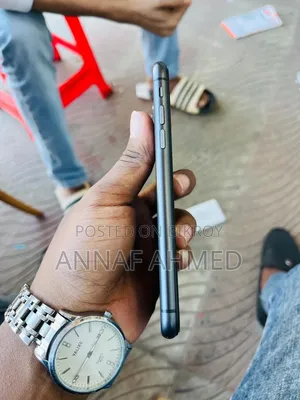 Apple iPhone 11 64 GB Black