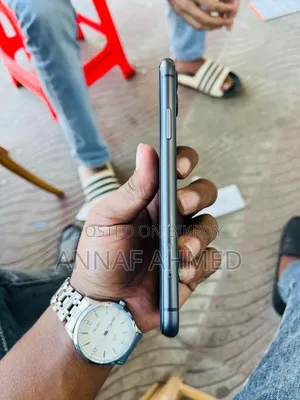 Apple iPhone 11 64 GB Black