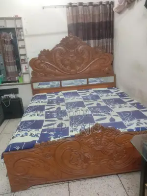 খুব ভালো মানের ডিজাইনের খাট কাঠাল ও মেহেগুনি কাঠের ৬/৭ ফিট