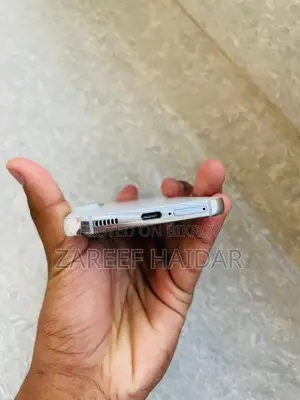 Samsung Galaxy S22 5g (Used)