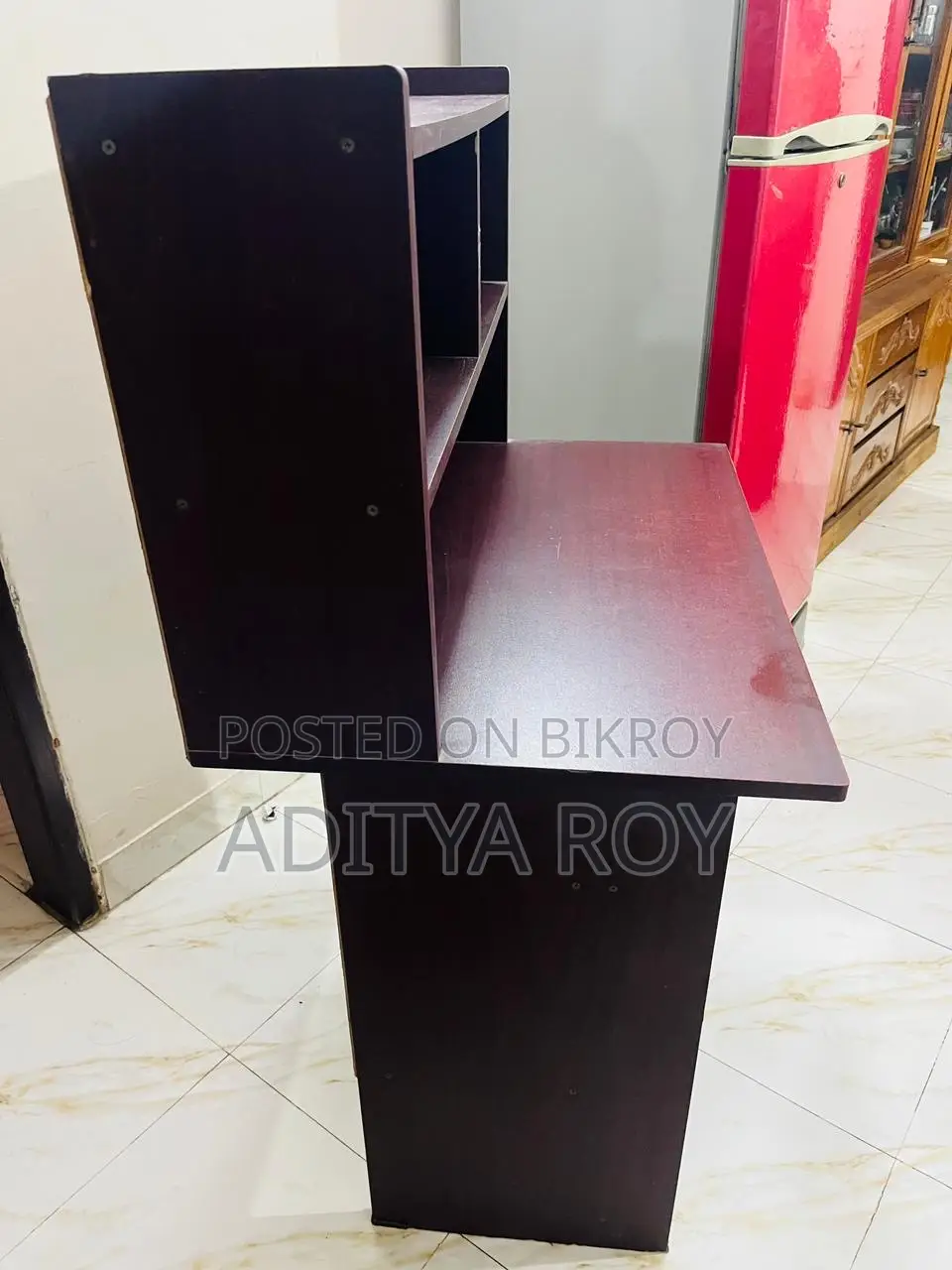 সুন্দর ও মজবুত স্টাডি টেবিল (ব্যবহৃত)