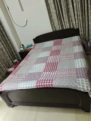 মেহগনি কাঠের বেড।