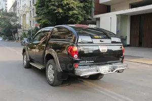 মিতসুবিশি এল২০০ ক্যারিবয় সানরুফ ২০১০