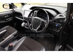 Toyota Noah Hybrid Si 2021
