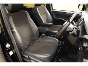 Toyota Noah Hybrid Si 2021