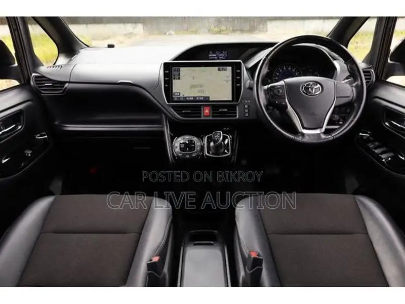 Toyota Noah Hybrid Si 2021