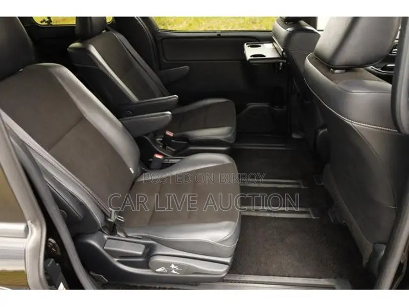 Toyota Noah Hybrid Si 2021
