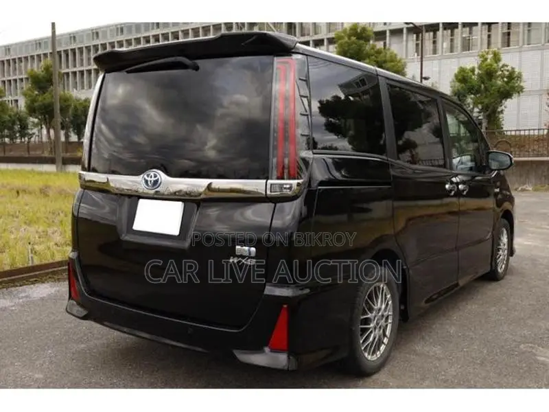 Toyota Noah Hybrid Si 2021