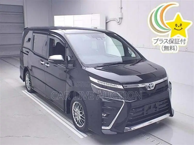 Toyota Voxy hybrid 2021