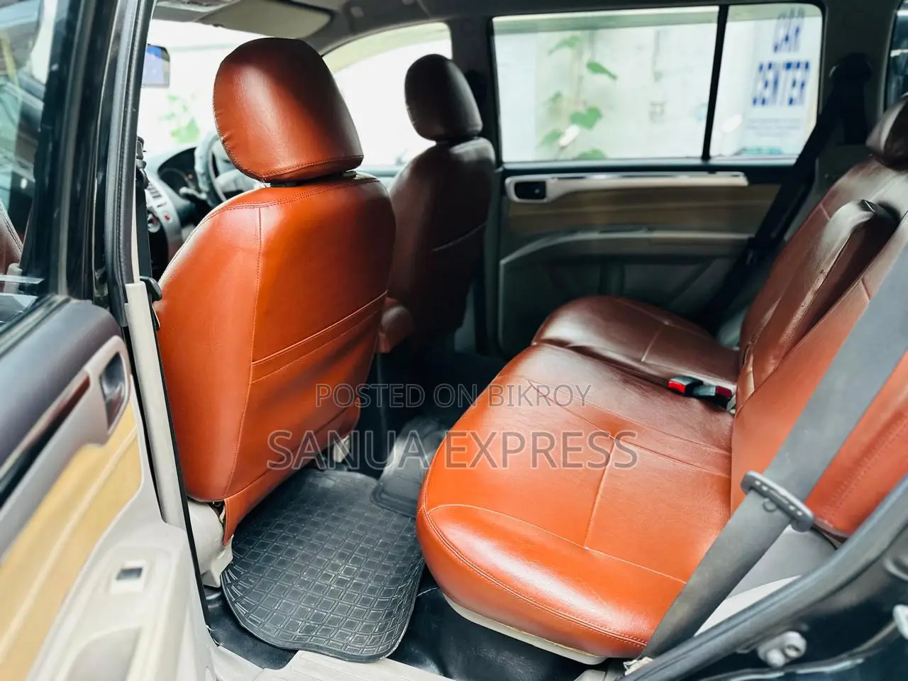 Mitsubishi Pajero 7 seats 2014