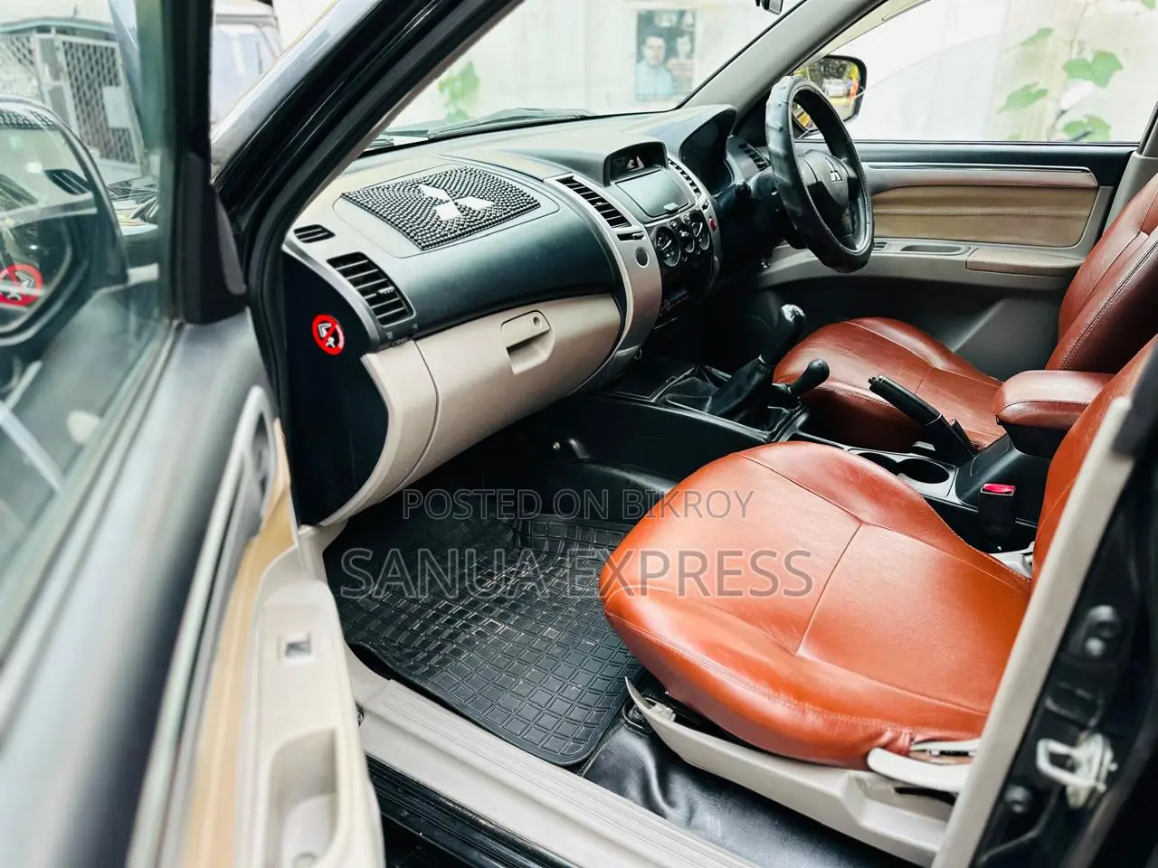 Mitsubishi Pajero 7 seats 2014