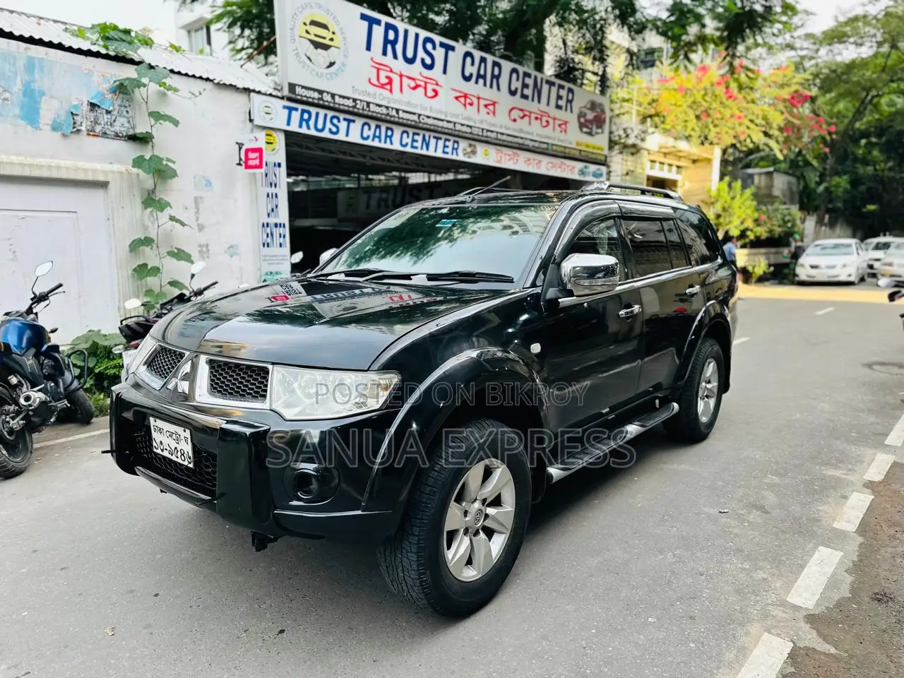 Mitsubishi Pajero 7 seats 2014