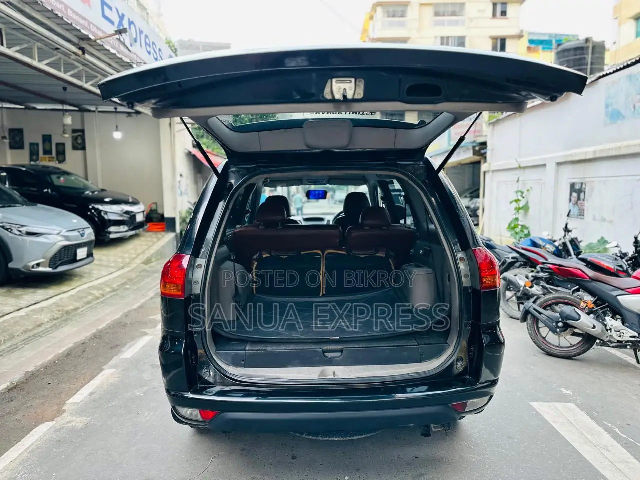 Mitsubishi Pajero 7 seats 2014