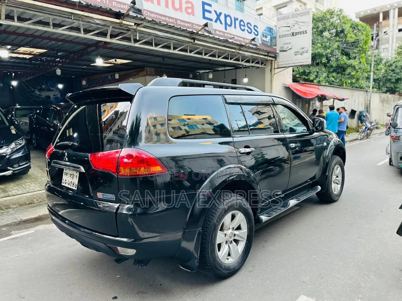 Mitsubishi Pajero 7 seats 2014