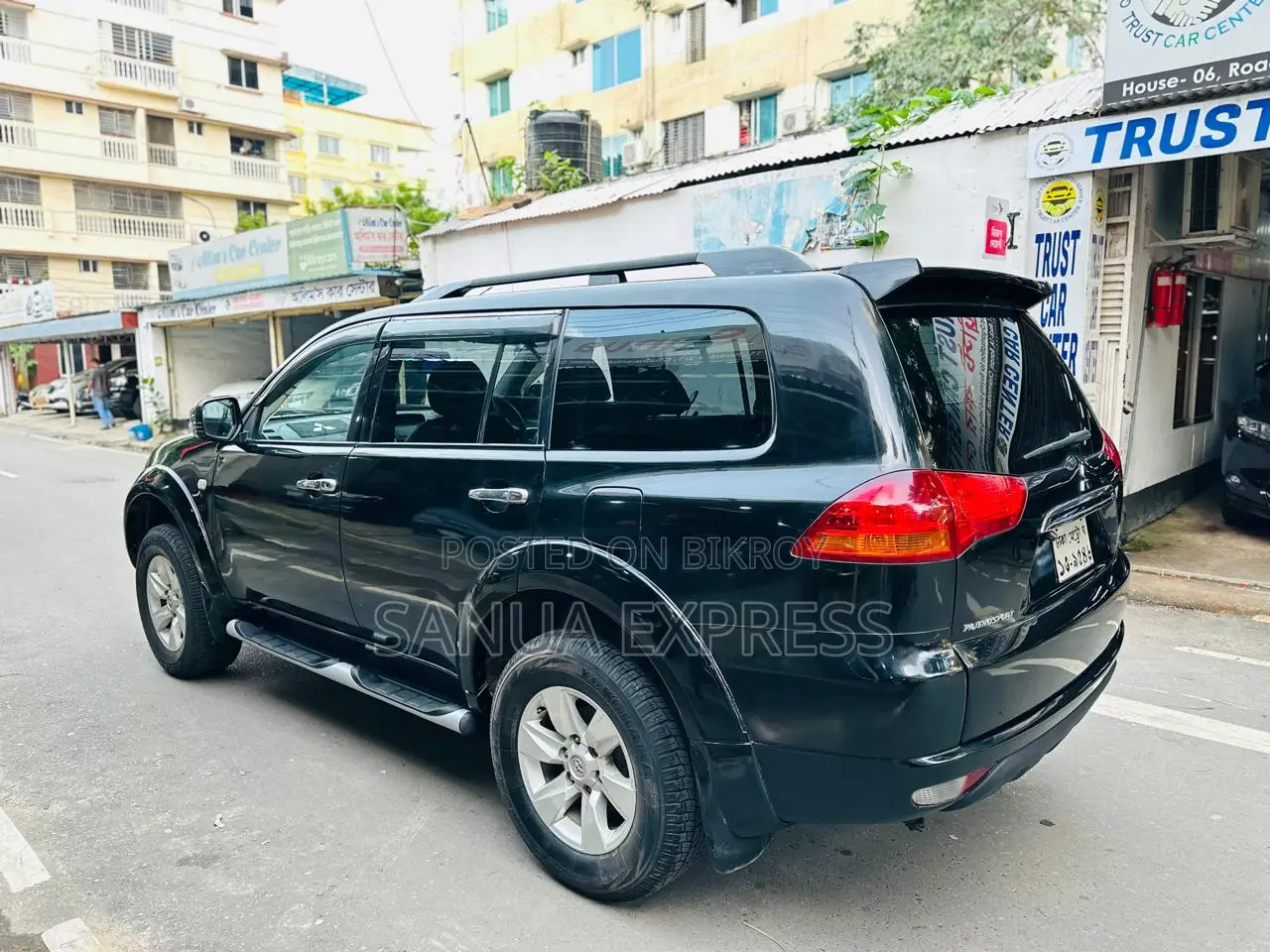 Mitsubishi Pajero 7 seats 2014