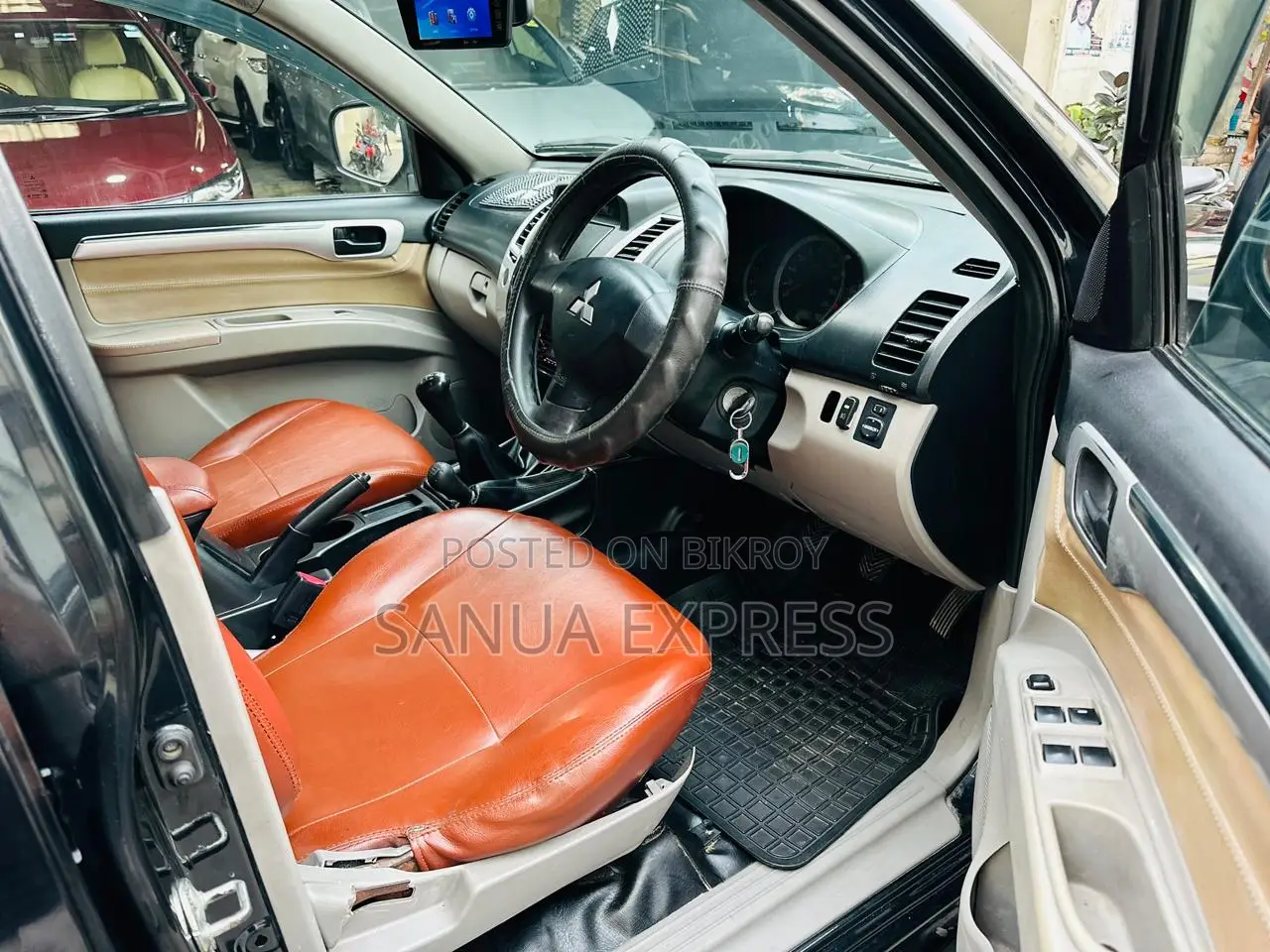 Mitsubishi Pajero 7 seats 2014